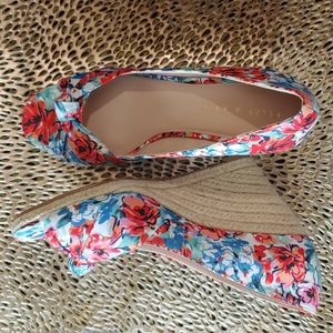 Kelly and Katie Ivala Wedge (New out of box)